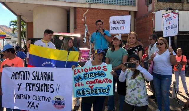 Trabajadores públicos protestaron en Guárico: Nos convertimos en los nuevos esclavos del siglo XXI (FOTOS)