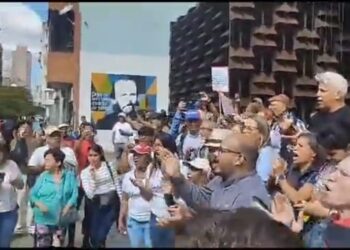 Trabajadores, jubilados y pensionados protestan frente al MP en Caracas este #9Ene
