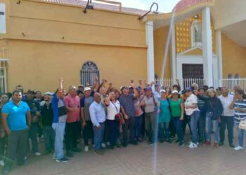 Docentes manifestaron en Falcón: “Hoy decimos no al exterminio de la vida” (VIDEO)