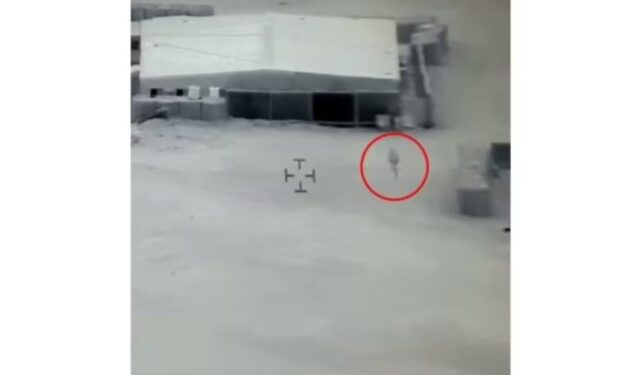 El sorprendente VIDEO que muestra un Ovni en forma de medusa sobrevolando base militar estadounidense