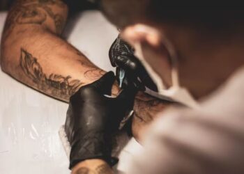 Le prohibieron la entrada a EEUU por sus tatuajes, apeló y ahora su caso podría ayudar a otros migrantes
