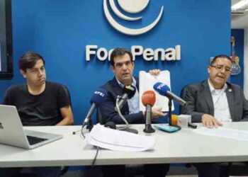 Alfredo Romero denuncia que solo han sido excarcelados 18 presos políticos, de los 30 acordados inicialmente