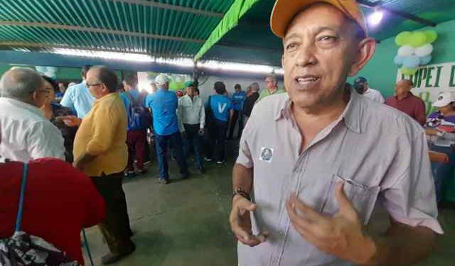 Apagones y huecos en las calles “tienen locos” a los habitantes del sector Raúl Leoni en Barinas