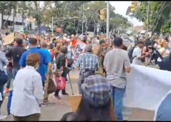 Sector salud se suma a la protesta de docentes en la plaza Morelos en Caracas #15Ene (IMÁGENES)