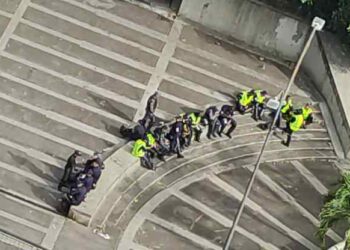 PNB madrugaron en La Panteón para esperar protesta de los maestros y pensionados este #15Ene (FOTOS)