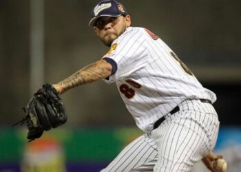 Leones del Caracas expulsó a Rubén Alaniz de su roster tras el pelotazo que los puso contra la pared