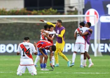 Conmebol Preolímpico: Aficionados presenciaron en el Misael Delgado triunfo de Perú y empate de Argentina y Paraguay