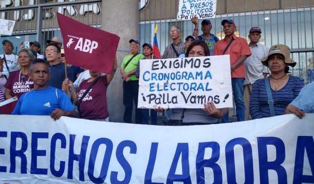 Trades and unions marched in Valencia for the rescue of Venezuelan democracy and the publication of an electoral schedule