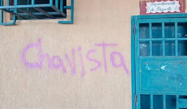 La “furia bolivariana” llegó a las escuelas de Barinas para pretender culpar a María Corina y Víctor Venegas