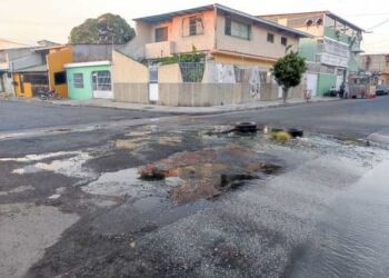 La ciudad de las cloacas: Vecinos de San Ignacio en Maracay “ya no aguantan más”