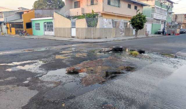 La ciudad de las cloacas: Vecinos de San Ignacio en Maracay “ya no aguantan más”