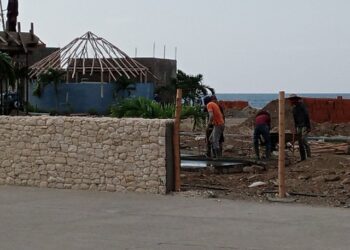 Denuncian la privatización de las playas en el este de La Guaira