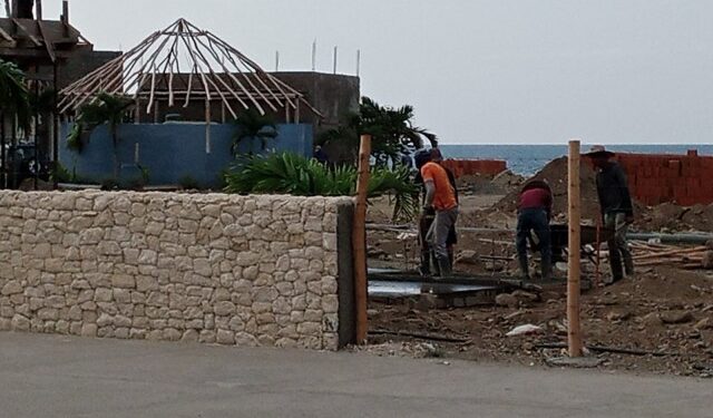 Denuncian la privatización de las playas en el este de La Guaira