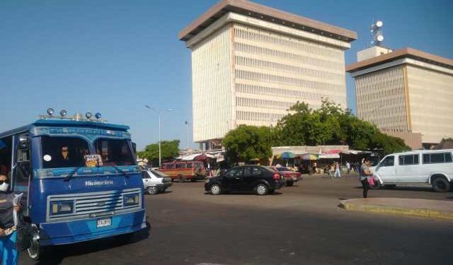 Usuarios rechazan aumento del pasaje en Maracaibo y San Francisco, mientras que conductores alegan pérdidas