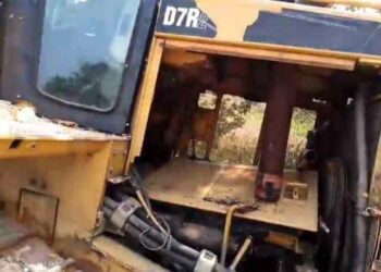 Hallan máquina que abandonó el chavismo en Barinas: “Con razón no arreglaron las vías agrícolas”