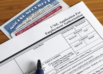 ¿Cómo lo logró? Recibió su permiso de trabajo a menos de un mes de haber llegado a EEUU (VIDEO)