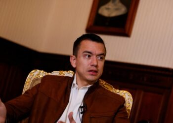 Ecuador: Presidente Noboa propone referendo sobre medidas de seguridad