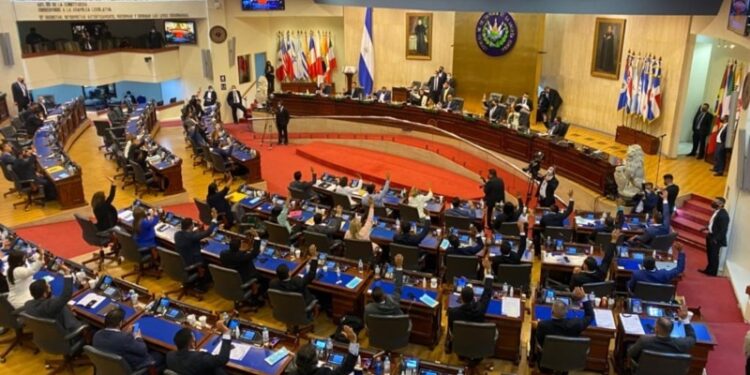 El Salvador aprueba la 22da prórroga del régimen de excepción