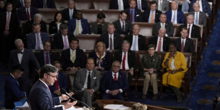 Líderes del Congreso de EEUU anuncian acuerdo sobre tope al gasto público