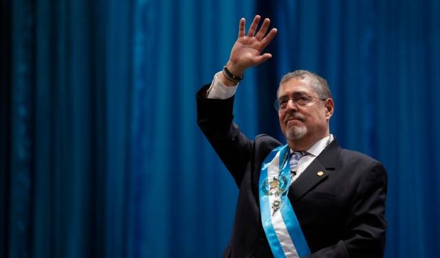 Bernardo Arévalo, investido presidente de Guatemala hasta el año 2028
