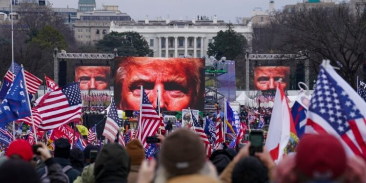 Tres años después, el asalto al Capitolio sigue en el centro de la política de un EEUU en elecciones