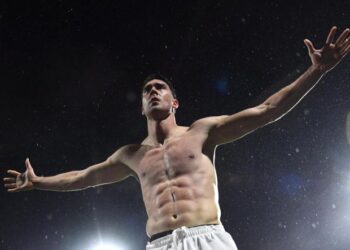 Vlahovic selló con dramatismo otra victoria de la Juventus, escolta del Inter