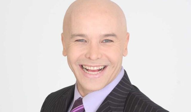 Los videos extraños de Adolfo Cubas que se viralizan en redes