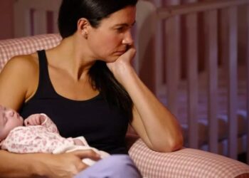 Mujer confesó que se arrepintió de adoptar a su hija y su crudo relato se hizo VIRAL