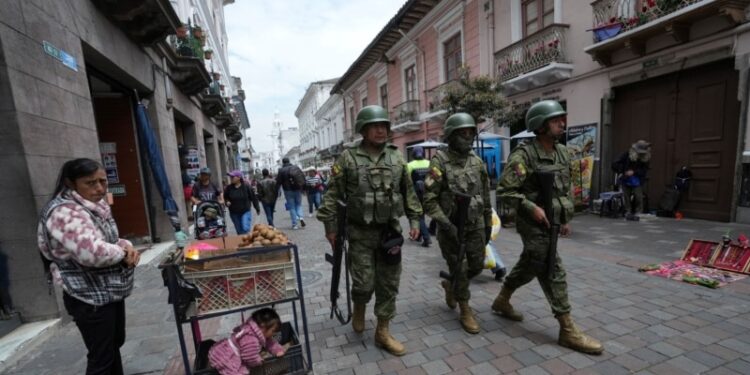 Ecuador lucha contra el crimen organizado y logra unidad política