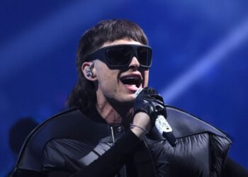 Autoridades piden cancelar show de Peso Pluma el Festival de Viña del Mar por “apología a la violencia”