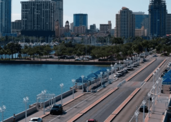 Habitantes de una ciudad en Florida buscan ayuda para identificar un misterioso sonido que no los deja dormir