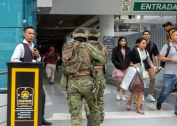 Un venezolano se encuentra entre los 13 detenidos por asaltar canal de televisión en Guayaquil