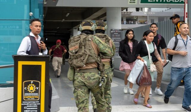 Un venezolano se encuentra entre los 13 detenidos por asaltar canal de televisión en Guayaquil