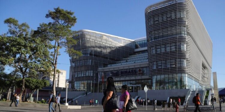 ¿Cómo ha influido la millonaria inversión china en la campaña para la reelección de Nayib Bukele en El Salvador? 