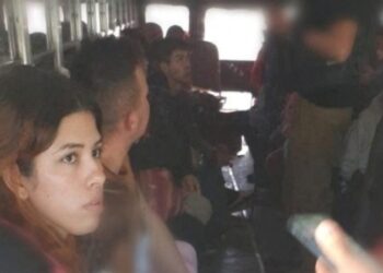 Rescatan en México a 31 migrantes secuestrados cerca de frontera con EEUU
