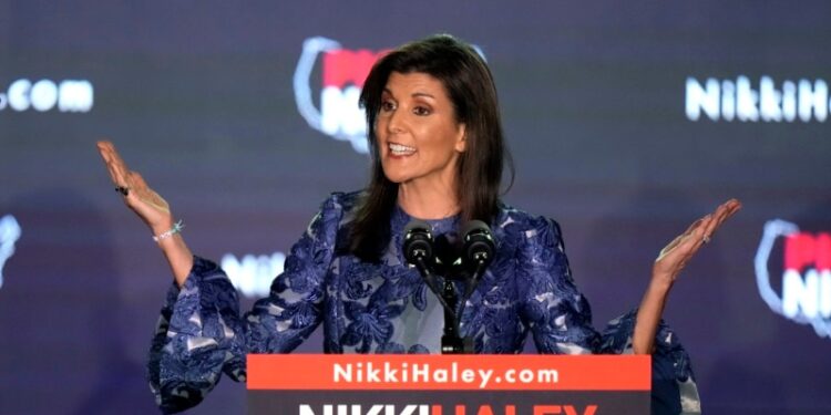 La exgobernadora de Carolina del Sur Nikki Haley prometió el martes permanecer en la carrera por la nominación presidencial republicana.
