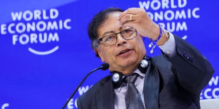 Colombia pedirá investigación en EEUU por incidente con familia de Petro