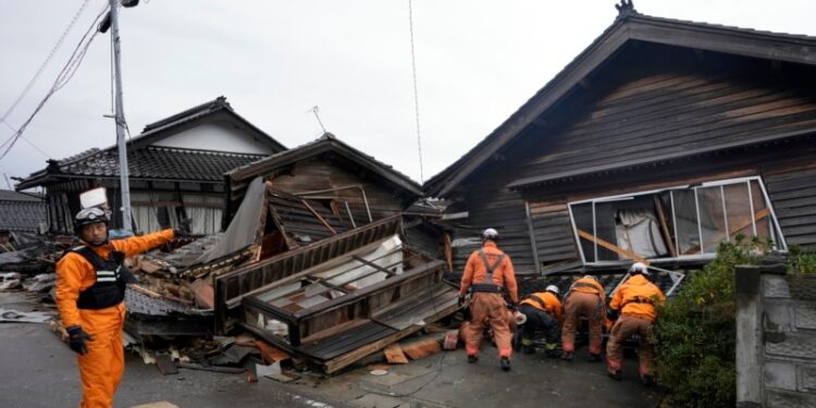 Texas envía autobuses con cientos de inmigrantes a Nueva Jersey ante las restricciones impuestas por Nueva York.