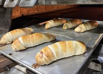 Primer día internacional del “cachito”, el panecillo venezolano casi tan popular como la arepa