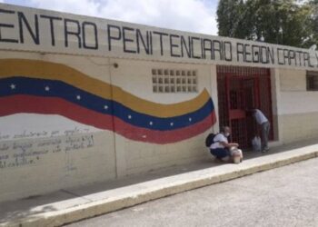 Presos políticos en Yare 2 denuncian golpiza con palos y tubos: temen por su vida (Imágenes sensibles)