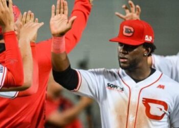 Cardenales sigue con vida en la Gran Final tras evitar la barrida frente a Tiburones