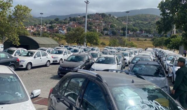 Saren vuelve a cambiar disposiciones para titularidad de vehículos