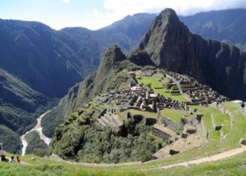 Continúa el paro en Machu Picchu con turistas extranjeros varados