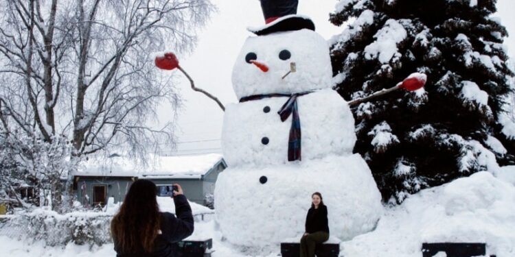 «Pandemia de nieve» azota varias ciudades de Alaska con nevadas récord