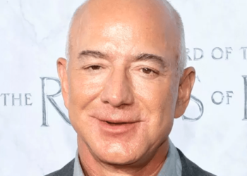 Revelan las dos preguntas que hace el multimillonario Jeff Bezos antes de contratar a un posible empleado