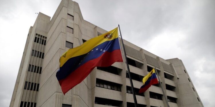 Tribunal Supremo de Venezuela ratifica inhabilitación de Henrique Capriles