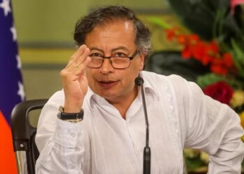 Petro le respondió a Milei que quienes lo atacan no tienen ni idea de qué es comunismo