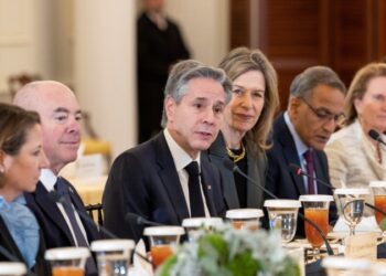 Acuerdos de alto nivel entre EEUU y México establecen continuar controlando la frontera para detener la inmigración irregular.