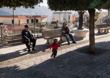 La ciudad italiana llena de ancianos que quiere volver a sentirse joven