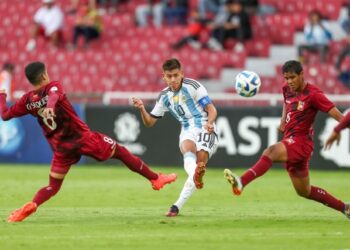 El Diablito Echeverri, la nueva perla del fútbol argentino dirá presente en el Preolímpico de Venezuela